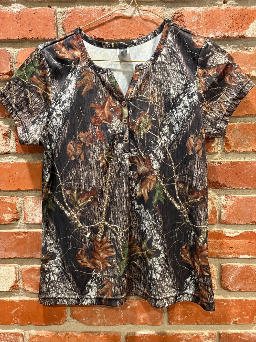 Wilderness Dreams Camo Henley Shirt Women Size Small